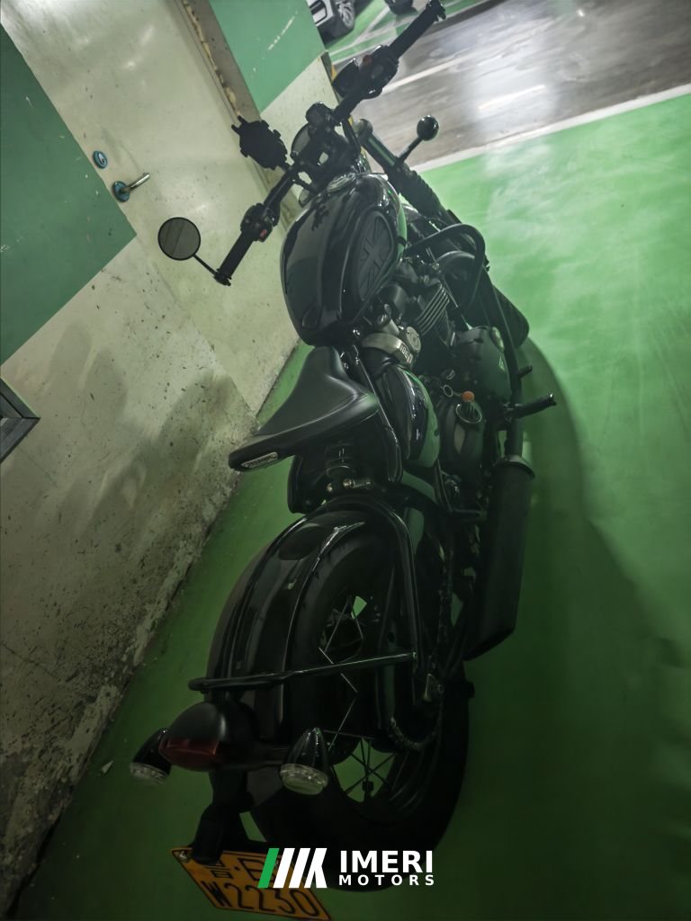 Triumph Bonneville Bobber 1200 cc - motorcycle from China