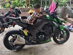 Kawasaki Z1000 - ფოტო 3