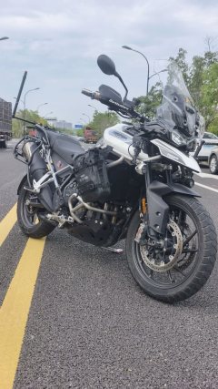 Triumph Tiger 900 - ფოტო 1