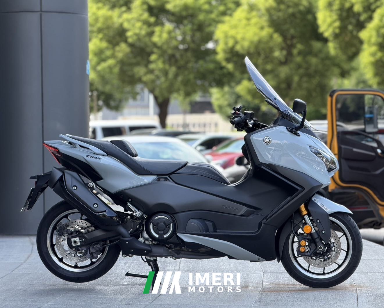 2025 Yamaha TMAX 560 cc