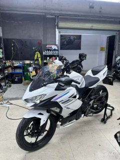 Kawasaki Ninja 400 - ფოტო 1