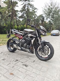 Triumph Street Triple 765 - ფოტო 1