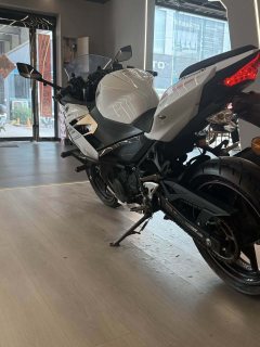 Kawasaki Ninja 400 - photo 1