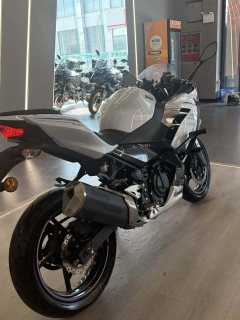 Kawasaki Ninja 400 - photo 3