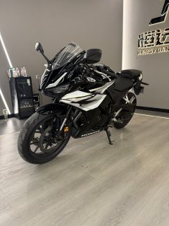 Honda CBR400R - ფოტო 3