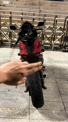Honda CBR650R - photo 8