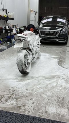 Honda CBR650R - photo 9