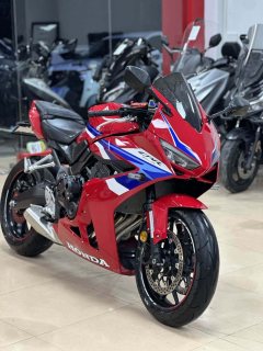 Honda CBR650R - фото 1