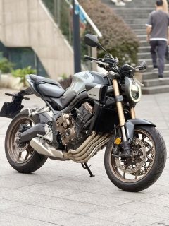 Honda CB650R - photo 1