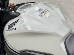 Honda CB650R - photo 8