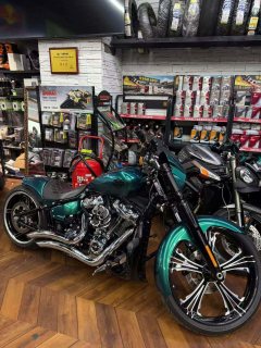 Harley-Davidson Breakout 1860 cc - ფოტო 1