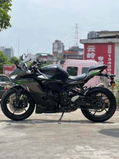 Kawasaki ZX-4R 400 cc - photo 2