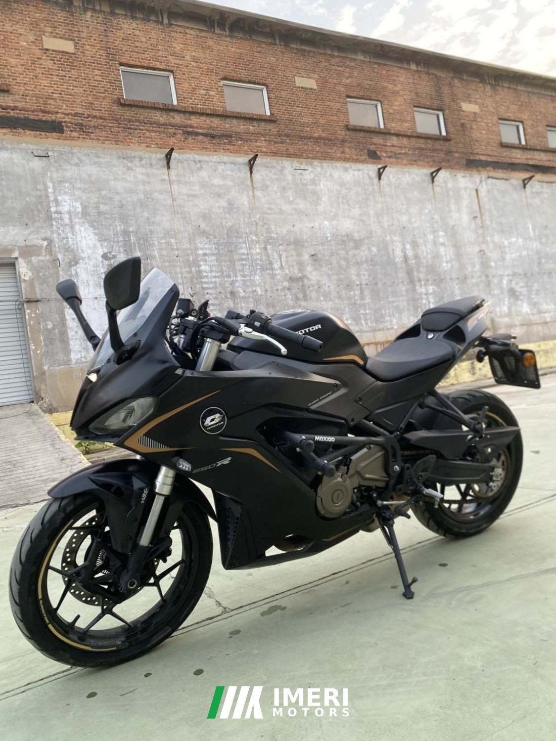 QJMOTOR SRK 250 - მოტოციკლი ჩინეთიდან