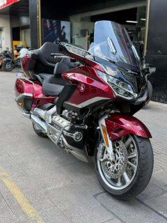 Honda Gold Wing GL1800 - ფოტო 1