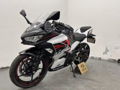 Kawasaki Ninja 400 - ფოტო 1