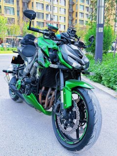 Kawasaki Z1000 - ფოტო 2