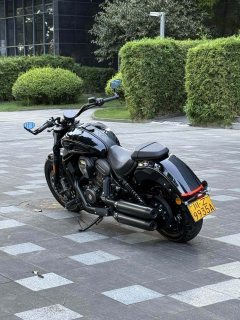 Benda Hongqi 950 - photo 3