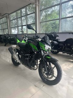 Kawasaki Z400 - ფოტო 1