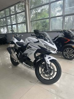 Kawasaki Ninja 400 - ფოტო 1