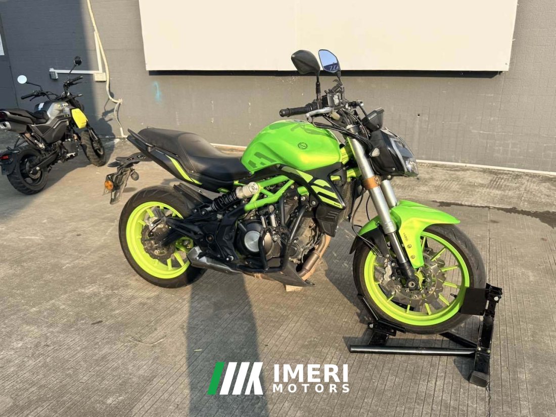 Benelli TNT 300 / BN 302S - мотоцикл из Китая