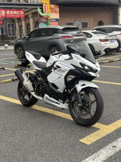 Kawasaki Ninja 400 - ფოტო 1