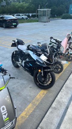 CFMOTO 675SR-R - ფოტო 1