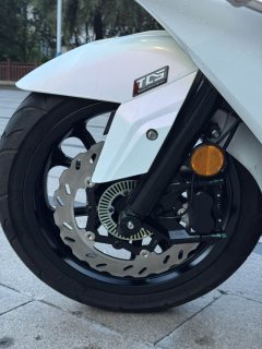 SYM Cruisym 400 - photo 11