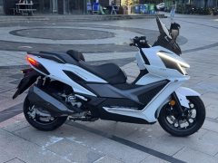 SYM Cruisym 400 - photo 2
