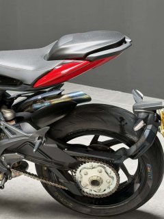 MV Agusta Brutale 800 - ფოტო 9