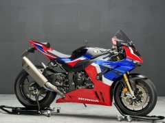 Honda CBR 1000 RR-R 999 cc - фото 1