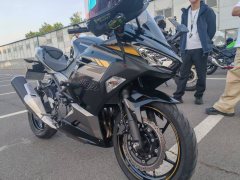 Kawasaki Ninja 400 - ფოტო 11