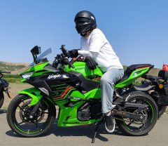 Kawasaki Ninja 400 - ფოტო 2