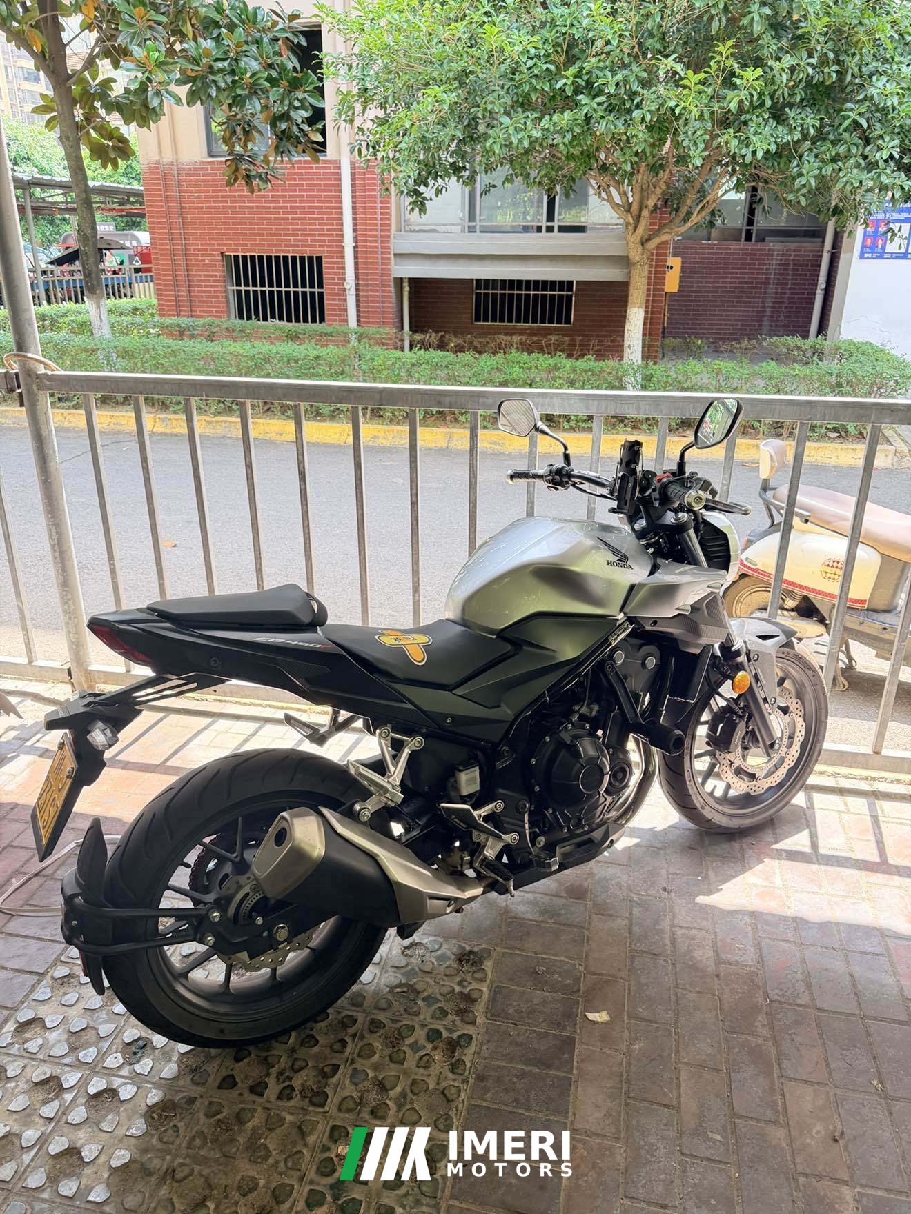2022 Honda CB400F