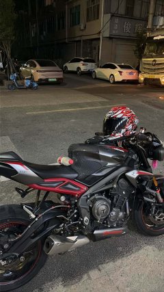 Triumph Street Triple 765 - ფოტო 3