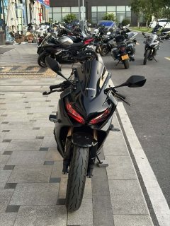 Honda CBR650R - ფოტო 2