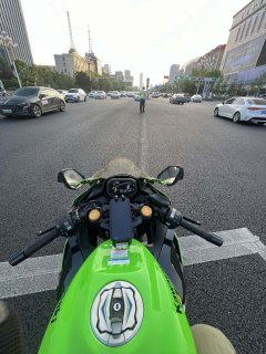 Kawasaki ZX-4R 400 cc - photo 2