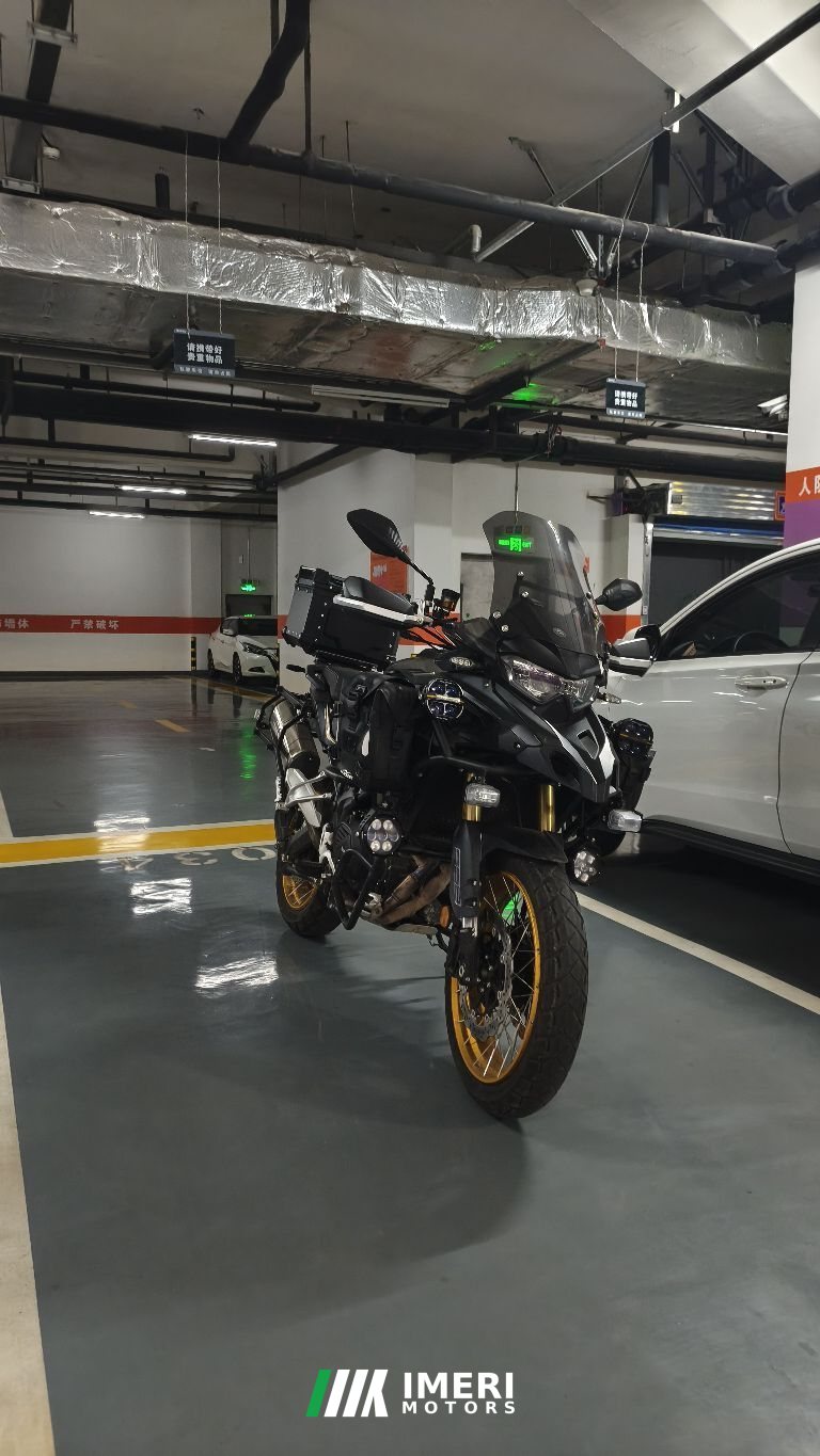 Benelli TRK552 550 cc - мотоцикл из Китая