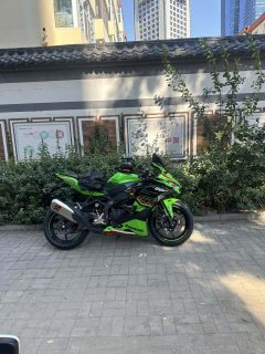 Kawasaki ZX-4R 400 cc - photo 2