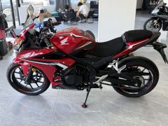 Honda CBR400R - photo 9