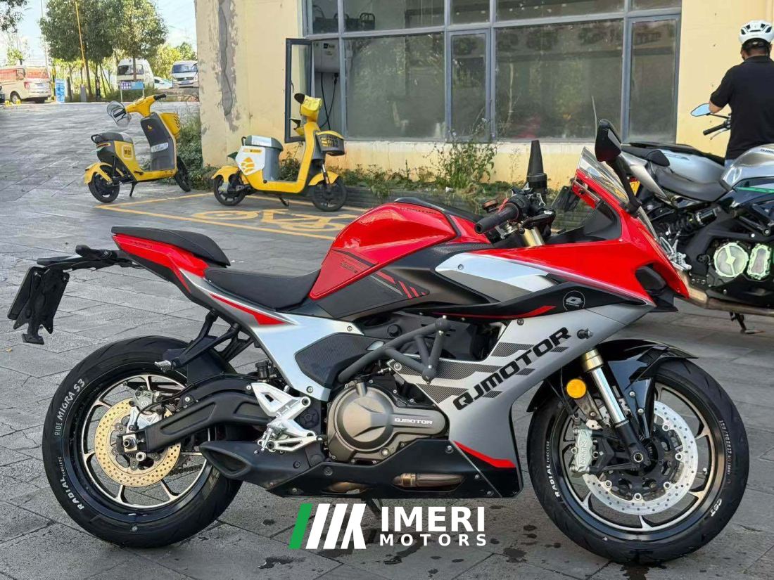 QJMOTOR Roewe i5 550 / Sai 550 *(Context-dependent, usually referring to the motorcycle "Sai 550" or Roewe car v - motorcycl…