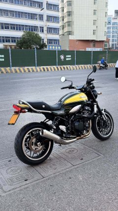 Kawasaki Z900RS 950 cc - photo 8