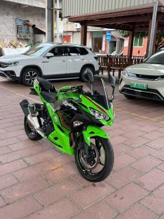 Kawasaki Ninja 400 - ფოტო 1