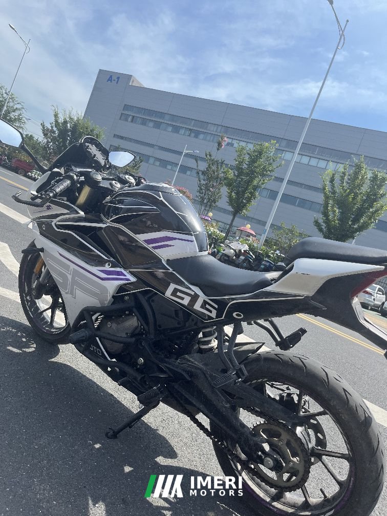 2022 CFMOTO 250SR