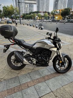Honda CB300R - photo 3