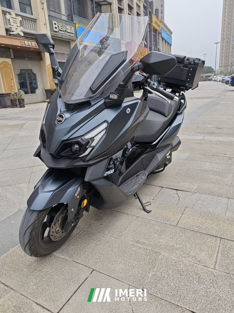 SYM Cruisym 250 - мотоцикл из Китая