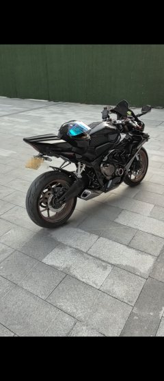 Honda CBR650R - фото 1