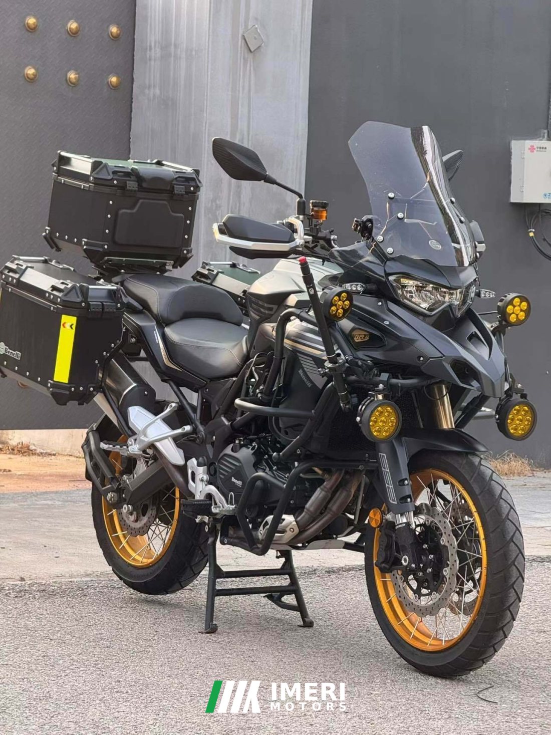 Benelli TRK552 550 cc - мотоцикл из Китая