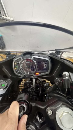Kawasaki Ninja 400 - ფოტო 4