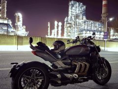 Triumph Rocket 3 2500 cc - фото 2