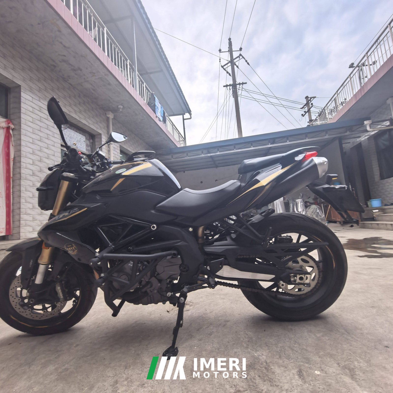 2024 Benelli TNT600i